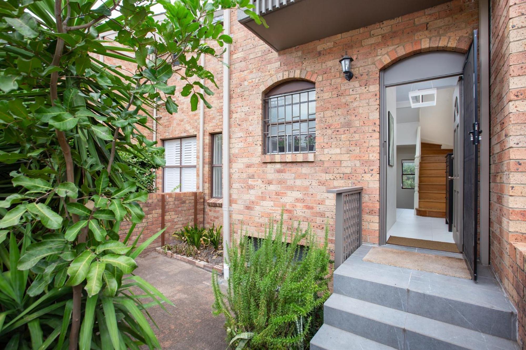 Spacious 3-Bed Townhouse In Stylish Balmain Villa ซิดนีย์ ภายนอก รูปภาพ